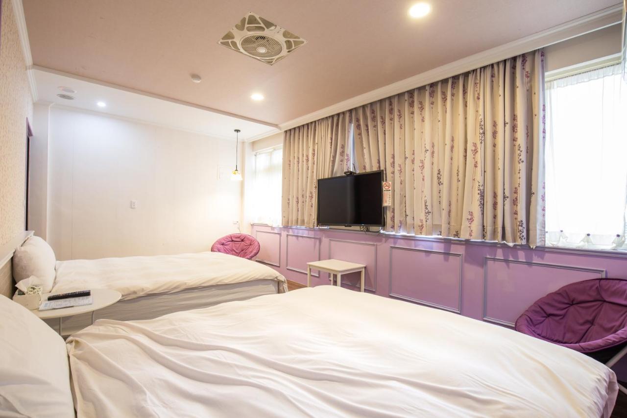 N. Castle Hotel Yilan Bagian luar foto